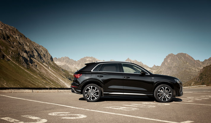 Audi Q3 DEZENT TA dark